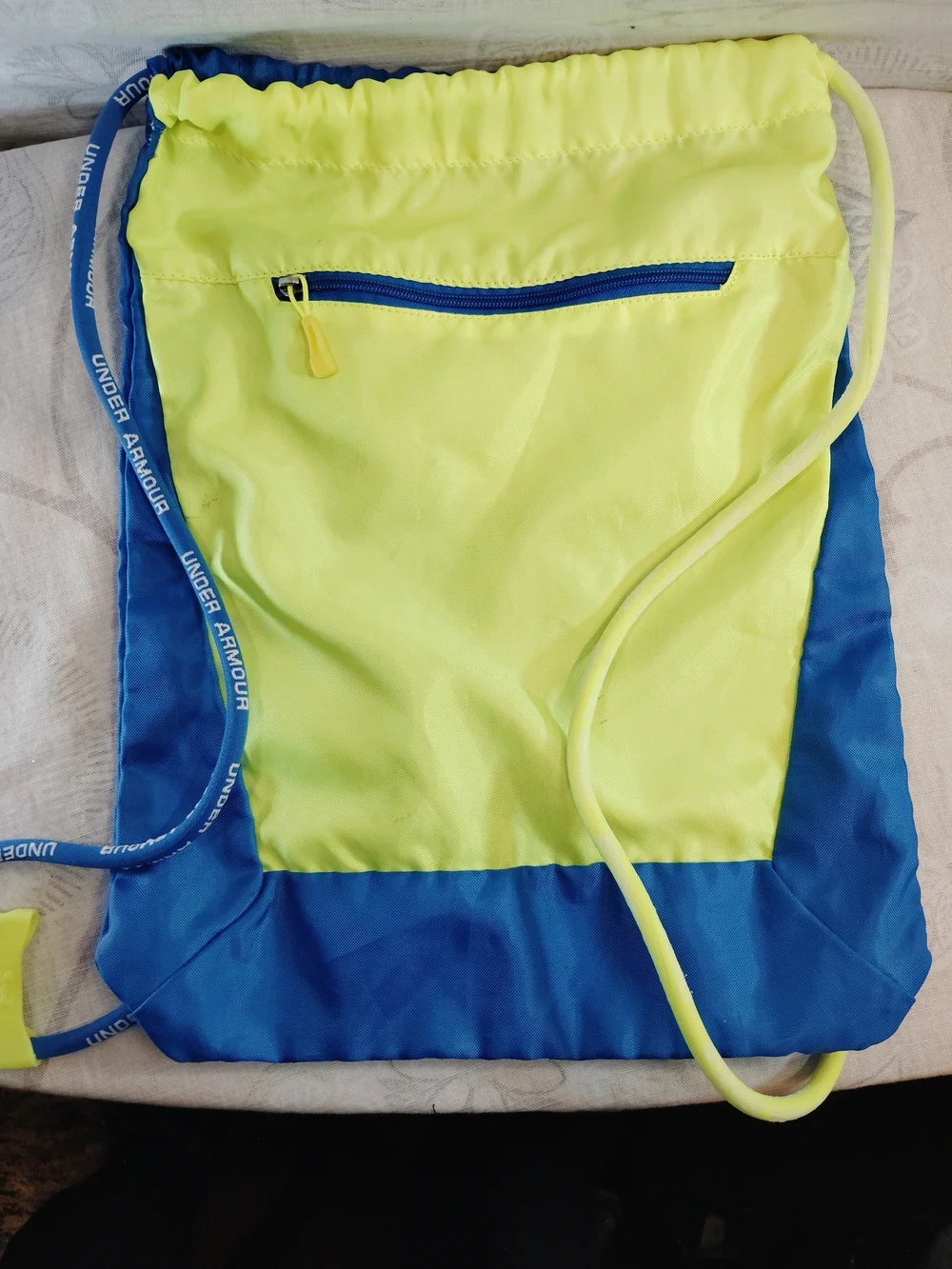 Under Armour Yellow and Blue Drawstring Backpack w/Cinch Closure